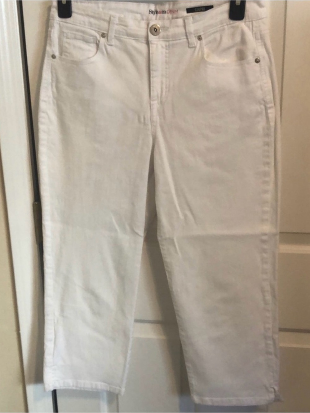 Style & Co. White Cropped Stretch Jeans